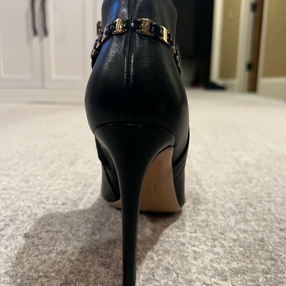 Ferragamo open toe bootie with back chain detail. - Picture 6 of 8